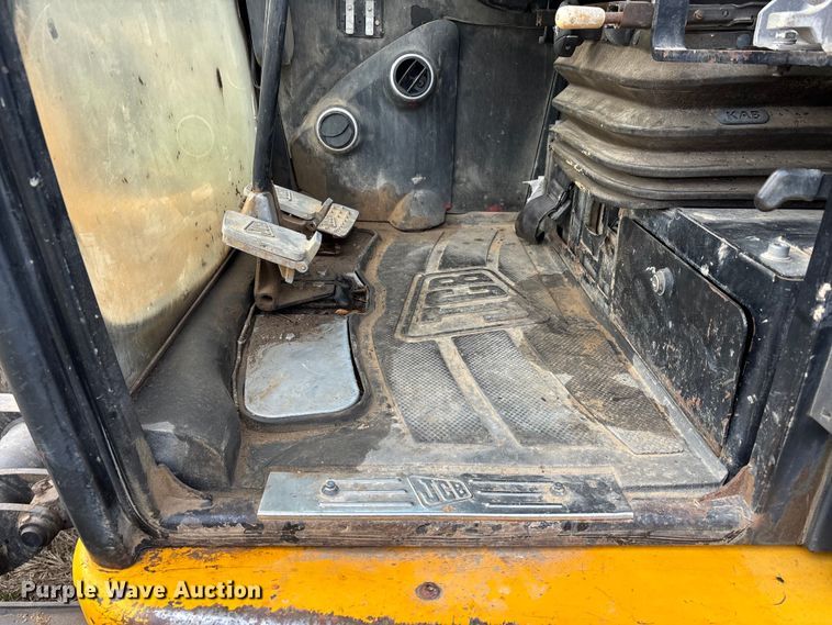 image for item DW7351 2011 JCB 8040ZTS mini excavator