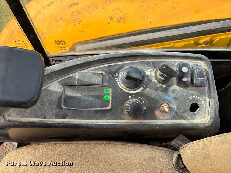 image for item DW7351 2011 JCB 8040ZTS mini excavator