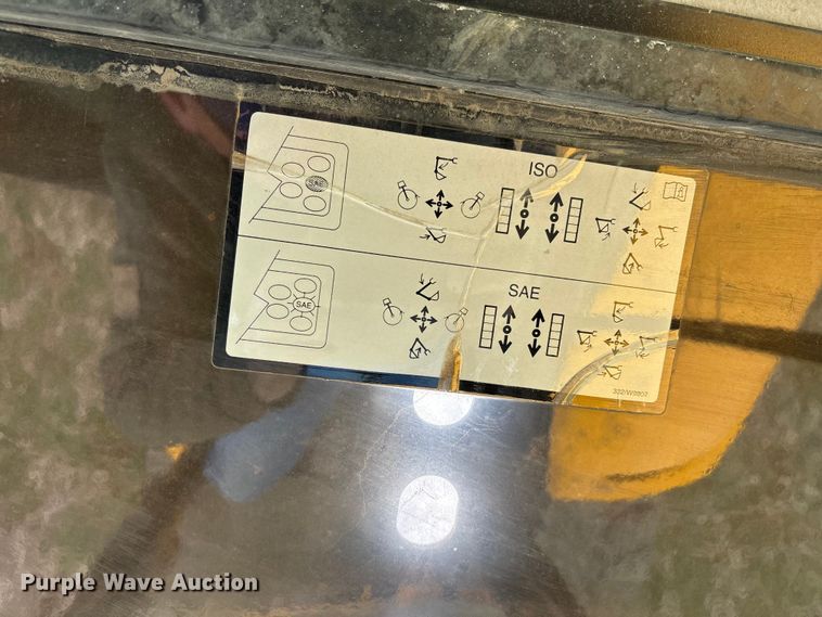 image for item DW7351 2011 JCB 8040ZTS mini excavator