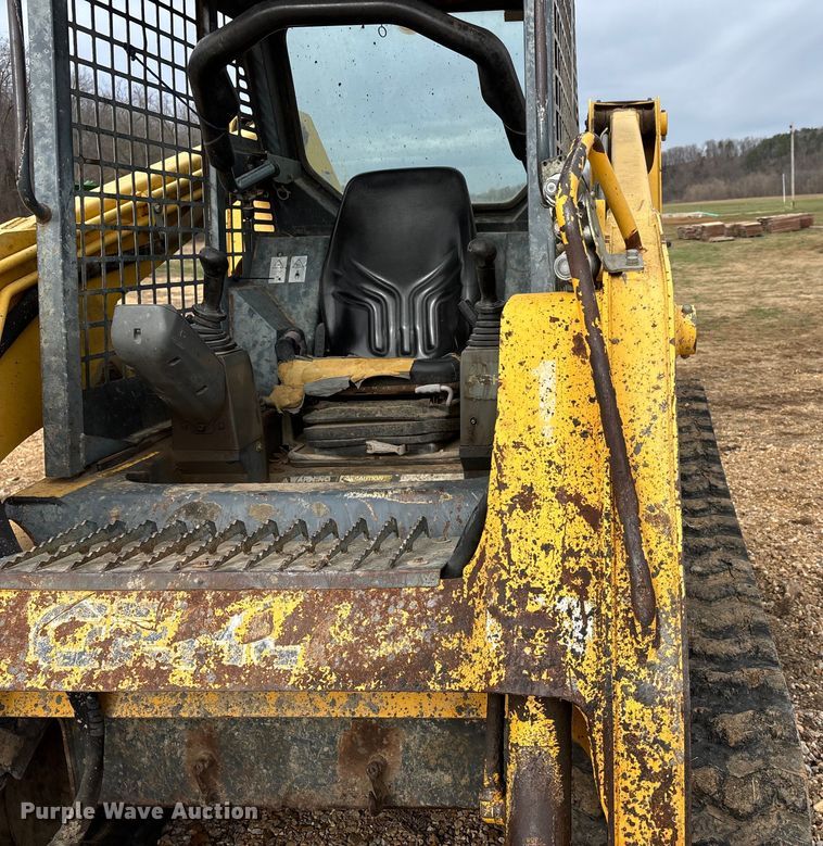 image for item DW7352 2009 Gehl CTL 75 Turbo tracked skid steer loader