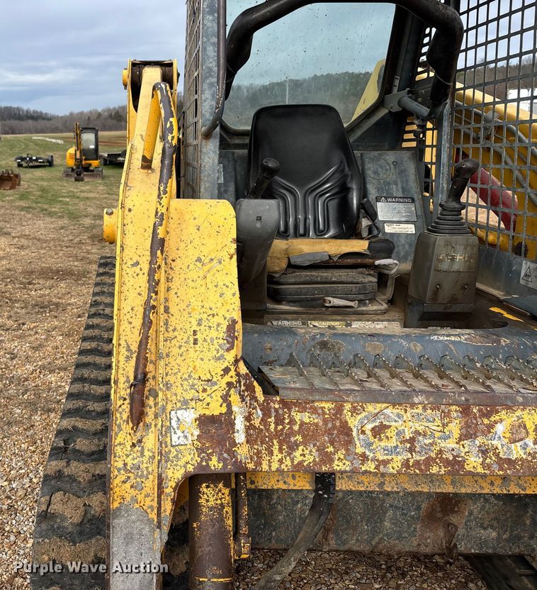 image for item DW7352 2009 Gehl CTL 75 Turbo tracked skid steer loader