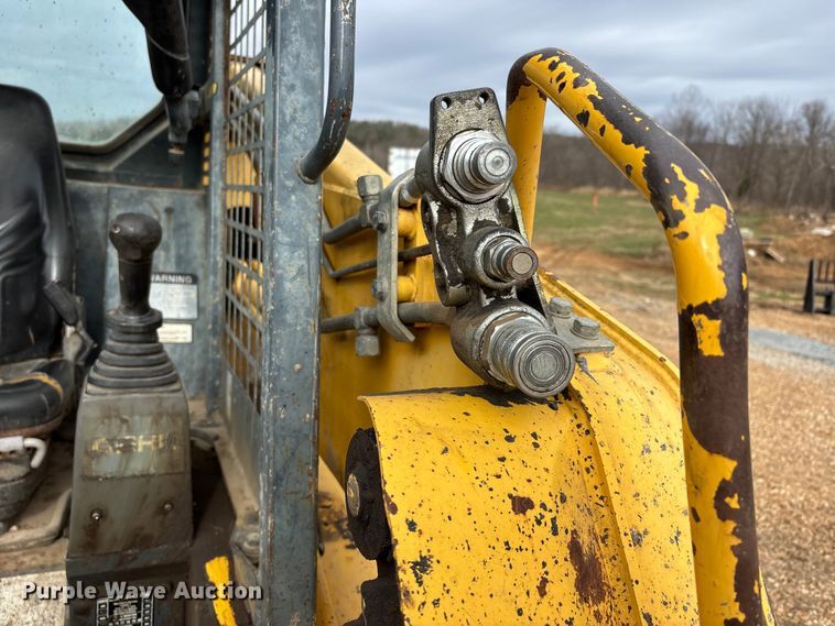 image for item DW7352 2009 Gehl CTL 75 Turbo tracked skid steer loader