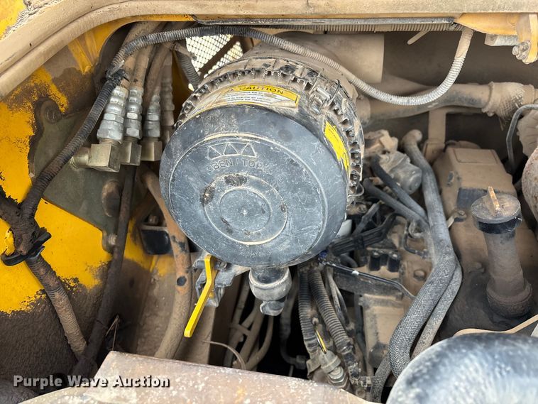 image for item DW7352 2009 Gehl CTL 75 Turbo tracked skid steer loader