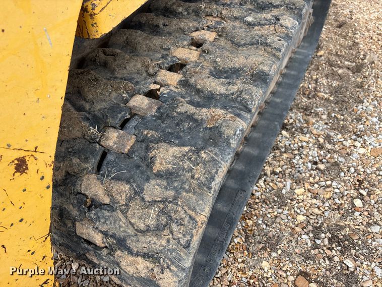 image for item DW7352 2009 Gehl CTL 75 Turbo tracked skid steer loader