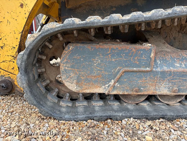 image for item DW7352 2009 Gehl CTL 75 Turbo tracked skid steer loader