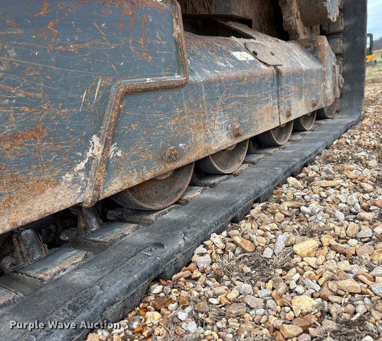 image for item DW7352 2009 Gehl CTL 75 Turbo tracked skid steer loader