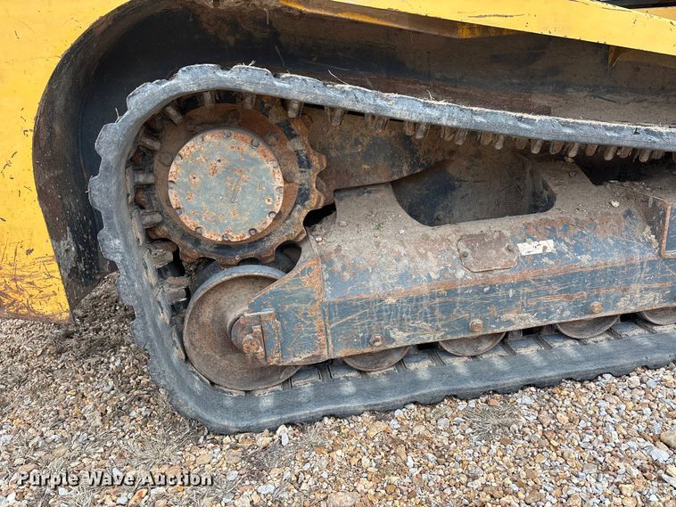 image for item DW7352 2009 Gehl CTL 75 Turbo tracked skid steer loader