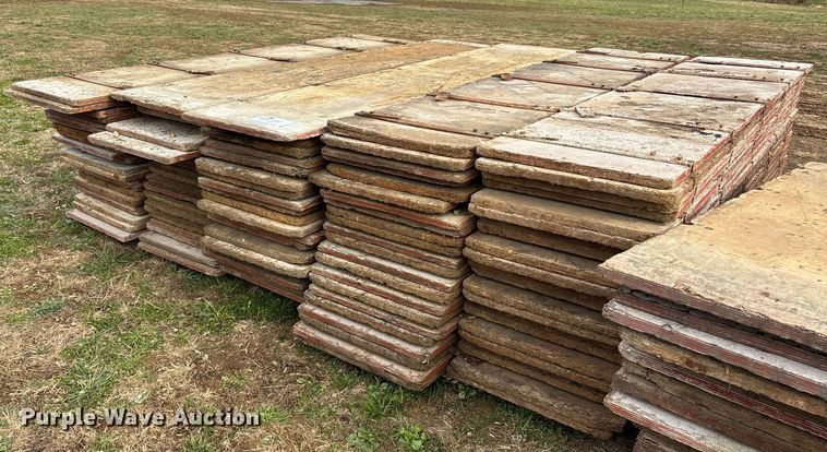 image for item DW7359 Approximately 105 9' H concrete forms