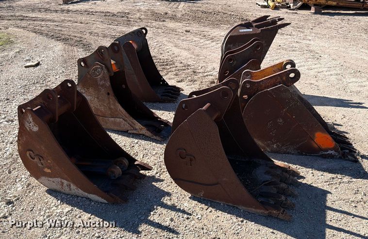 image for item DX5912 (7) backhoe buckets