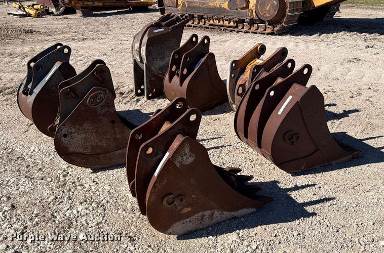 image for item DX5912 (7) backhoe buckets
