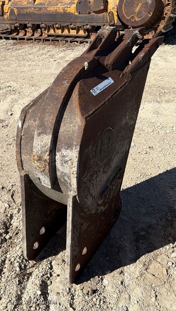 image for item DX5912 (7) backhoe buckets