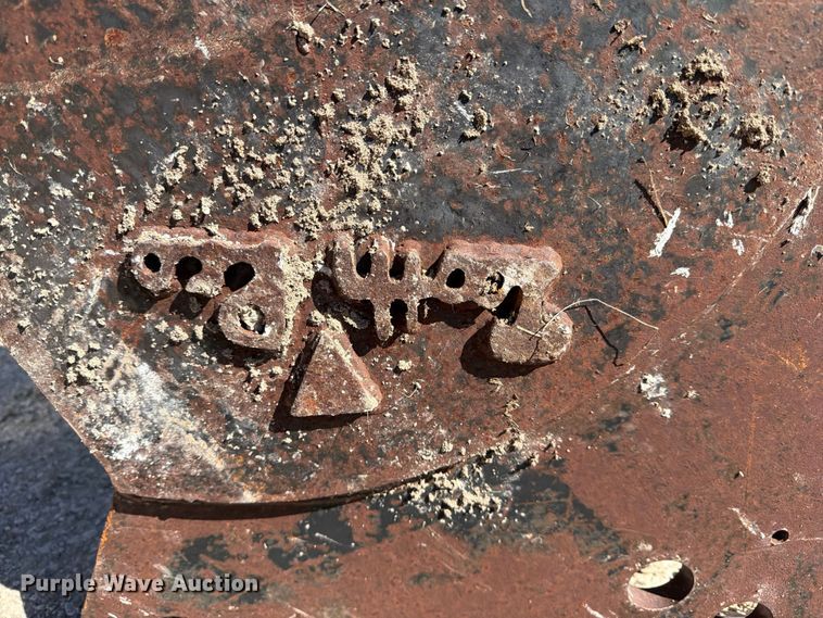 image for item DX5912 (7) backhoe buckets