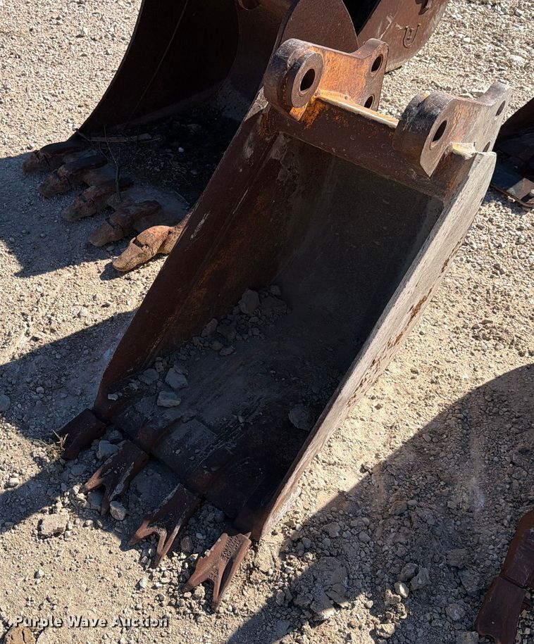 image for item DX5912 (7) backhoe buckets