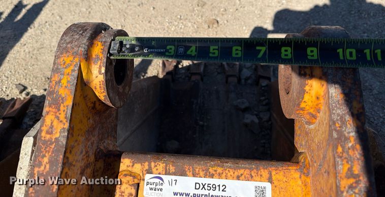 image for item DX5912 (7) backhoe buckets