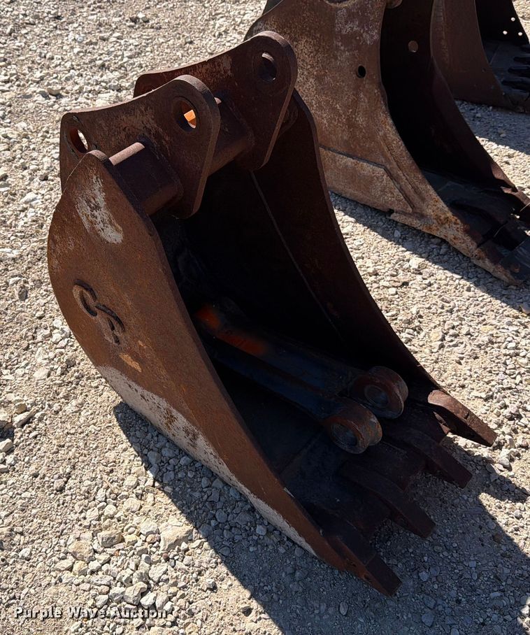 image for item DX5912 (7) backhoe buckets