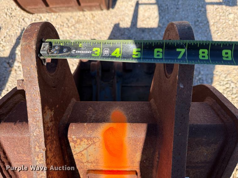 image for item DX5912 (7) backhoe buckets