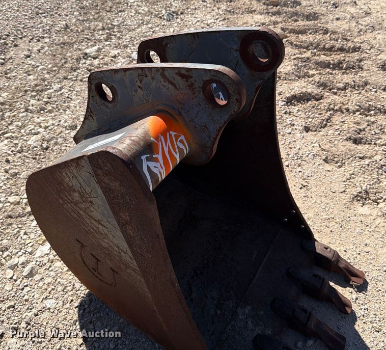 image for item DX5912 (7) backhoe buckets