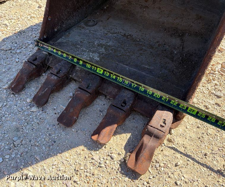 image for item DX5912 (7) backhoe buckets