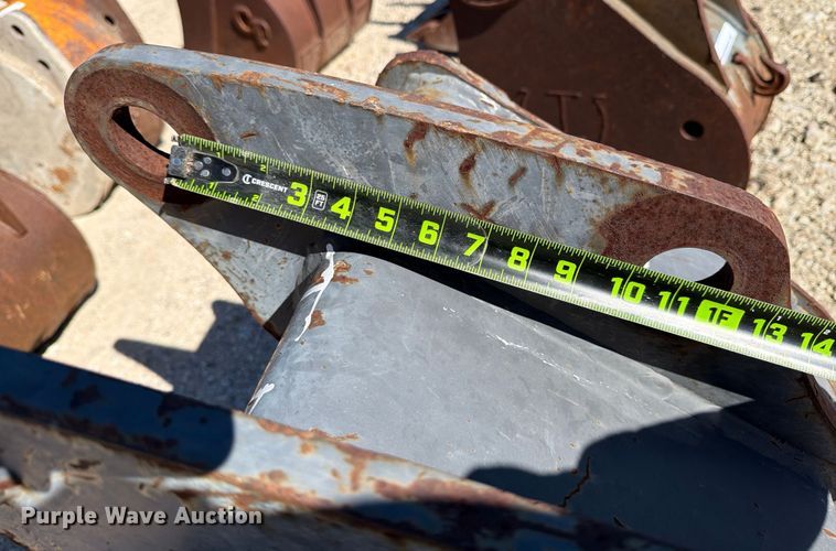 image for item DX5912 (7) backhoe buckets