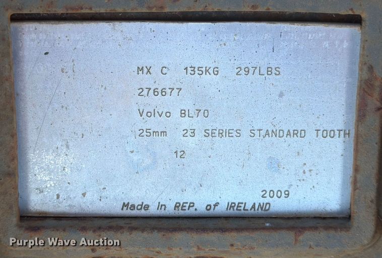 image for item DX5912 (7) backhoe buckets