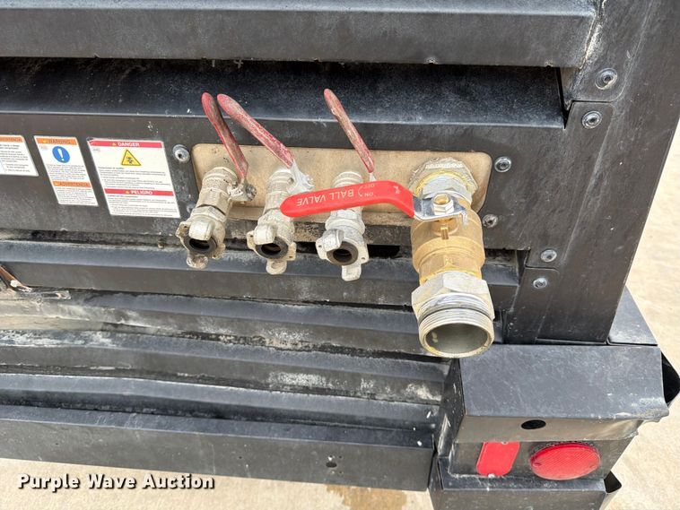 image for item DX5914 2022 Kaeser M118 air compressor