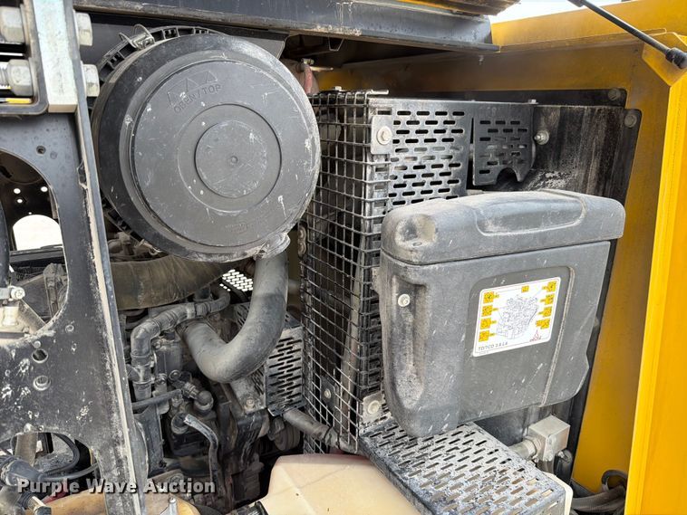 image for item DX5914 2022 Kaeser M118 air compressor