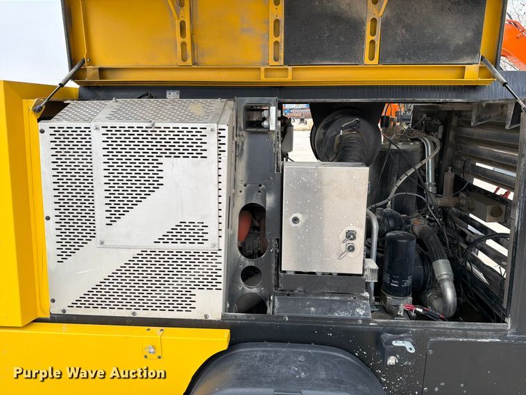 image for item DX5914 2022 Kaeser M118 air compressor