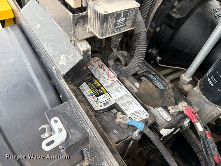 image for item DX5914 2022 Kaeser M118 air compressor