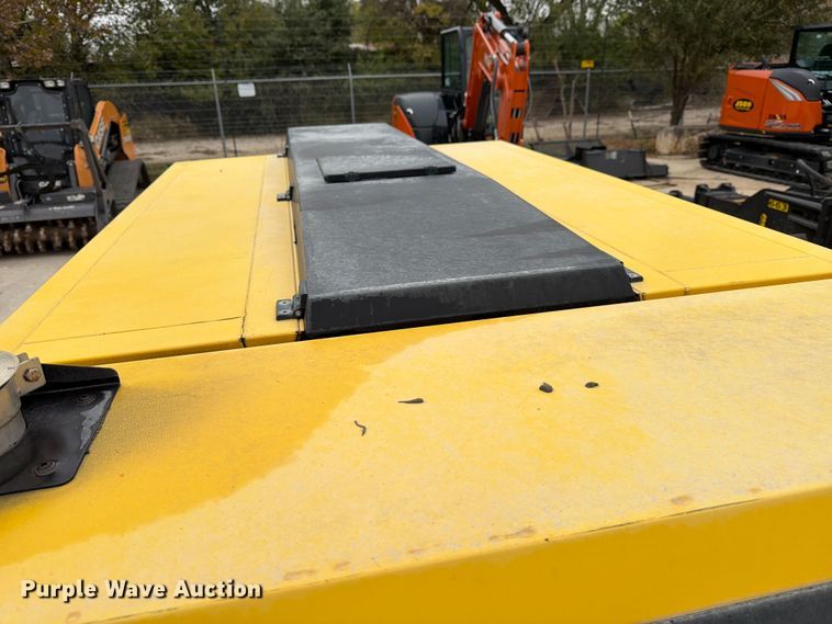 image for item DX5915 2022 Kaeser M118 air compressor