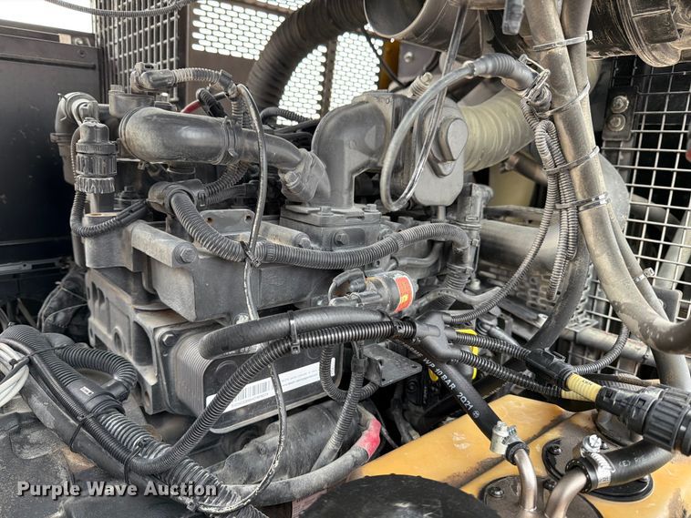 image for item DX5915 2022 Kaeser M118 air compressor