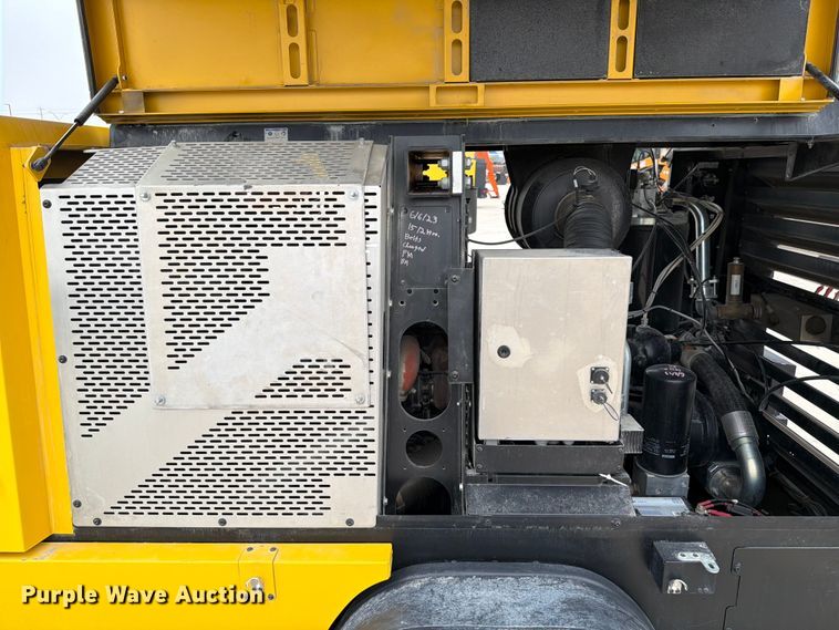 image for item DX5915 2022 Kaeser M118 air compressor