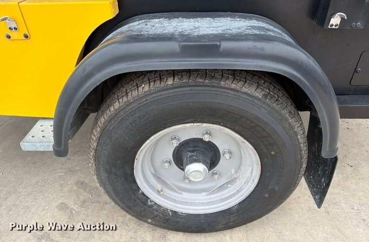 image for item DX5915 2022 Kaeser M118 air compressor