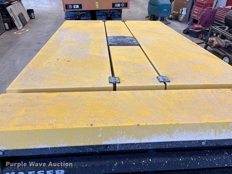 image for item DX5916 2015 Kaeser M114 air compressor