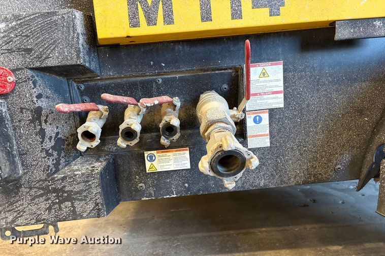 image for item DX5916 2015 Kaeser M114 air compressor