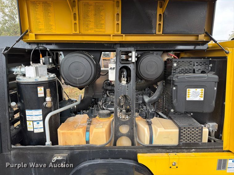 image for item DX5920 2022 Kaeser M118 air compressor