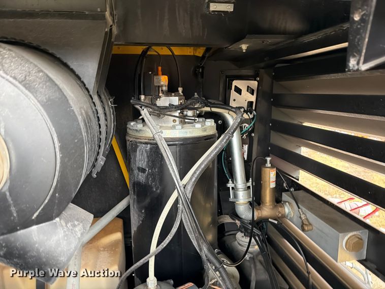 image for item DX5920 2022 Kaeser M118 air compressor