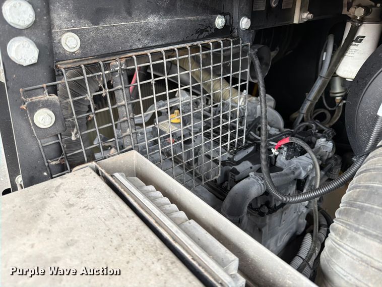 image for item DX5920 2022 Kaeser M118 air compressor