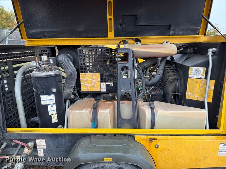 image for item DX5921 2015 Kaeser M114 air compressor
