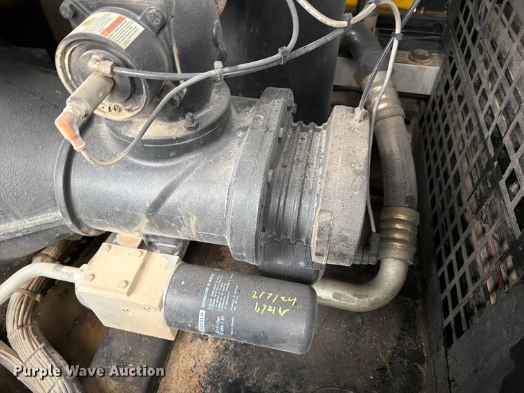 image for item DX5921 2015 Kaeser M114 air compressor