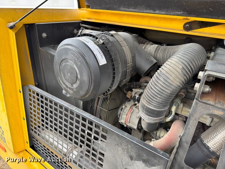 image for item DX5921 2015 Kaeser M114 air compressor