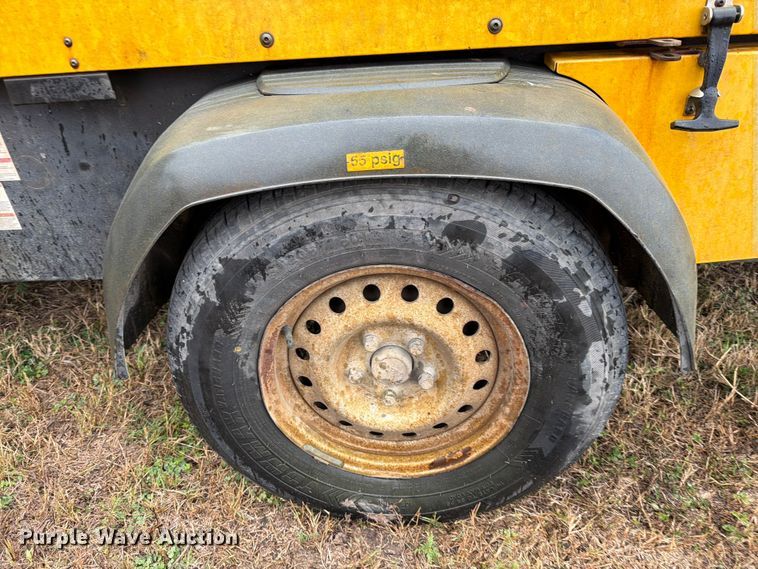 image for item DX5921 2015 Kaeser M114 air compressor