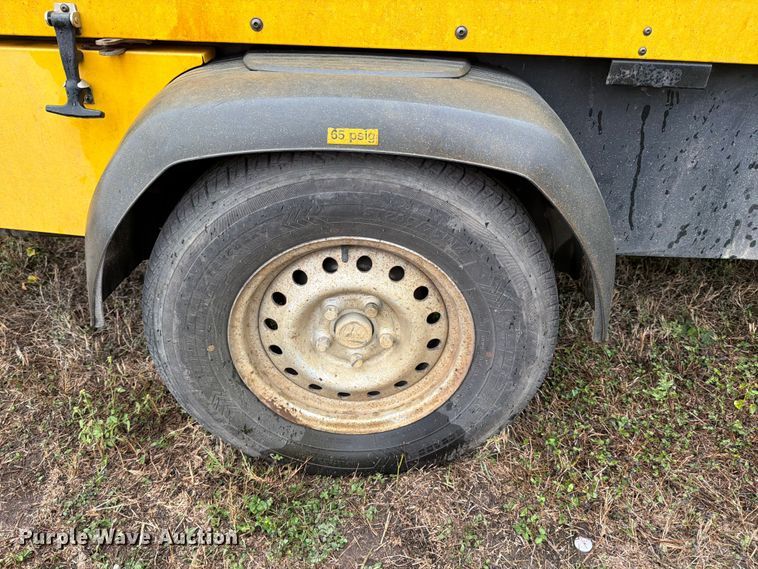 image for item DX5921 2015 Kaeser M114 air compressor