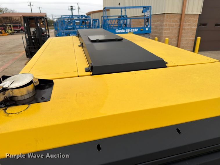 image for item DX5922 2022 Kaeser M118 air compressor