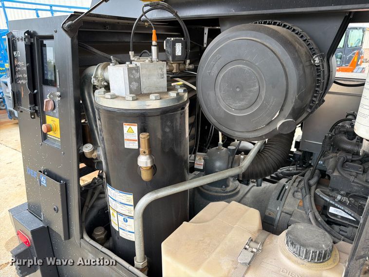 image for item DX5922 2022 Kaeser M118 air compressor