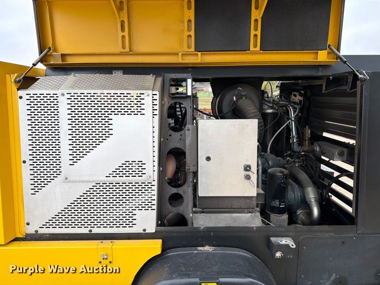 image for item DX5922 2022 Kaeser M118 air compressor