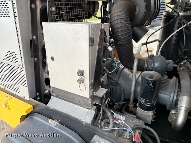 image for item DX5922 2022 Kaeser M118 air compressor