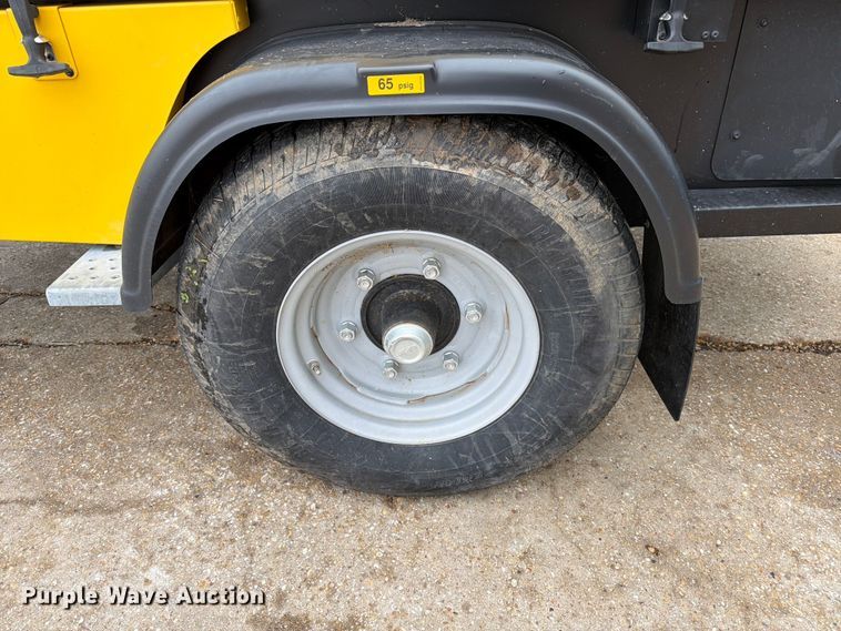 image for item DX5922 2022 Kaeser M118 air compressor