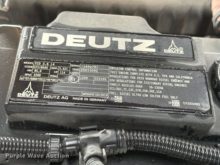 image for item DX5923 2022 Kaeser M118 air compressor