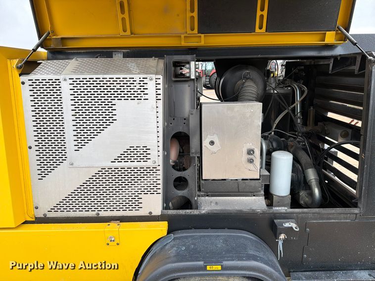 image for item DX5923 2022 Kaeser M118 air compressor