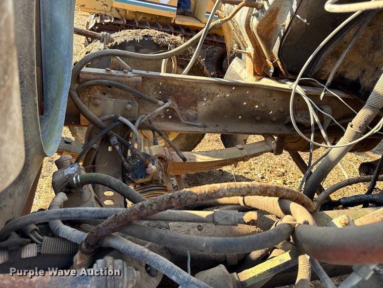 image for item DY8442 1982 International dump truck